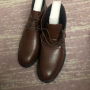 Classic Men’s Brown Leather Lace-Up Shoes